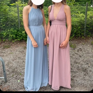 Balklänning nelly - Säljer den BLÅ balklänningen i mycket fint skick då den endast använts en gång. Köpt på Nelly i storlek 36💙💙