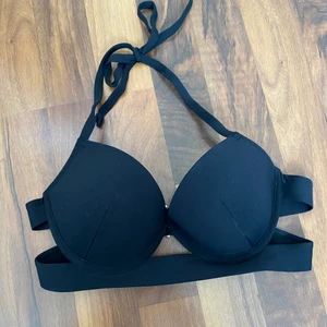 Bikinitopp - Bikinitopp från hm i storlek 75B. Frakt 45kr