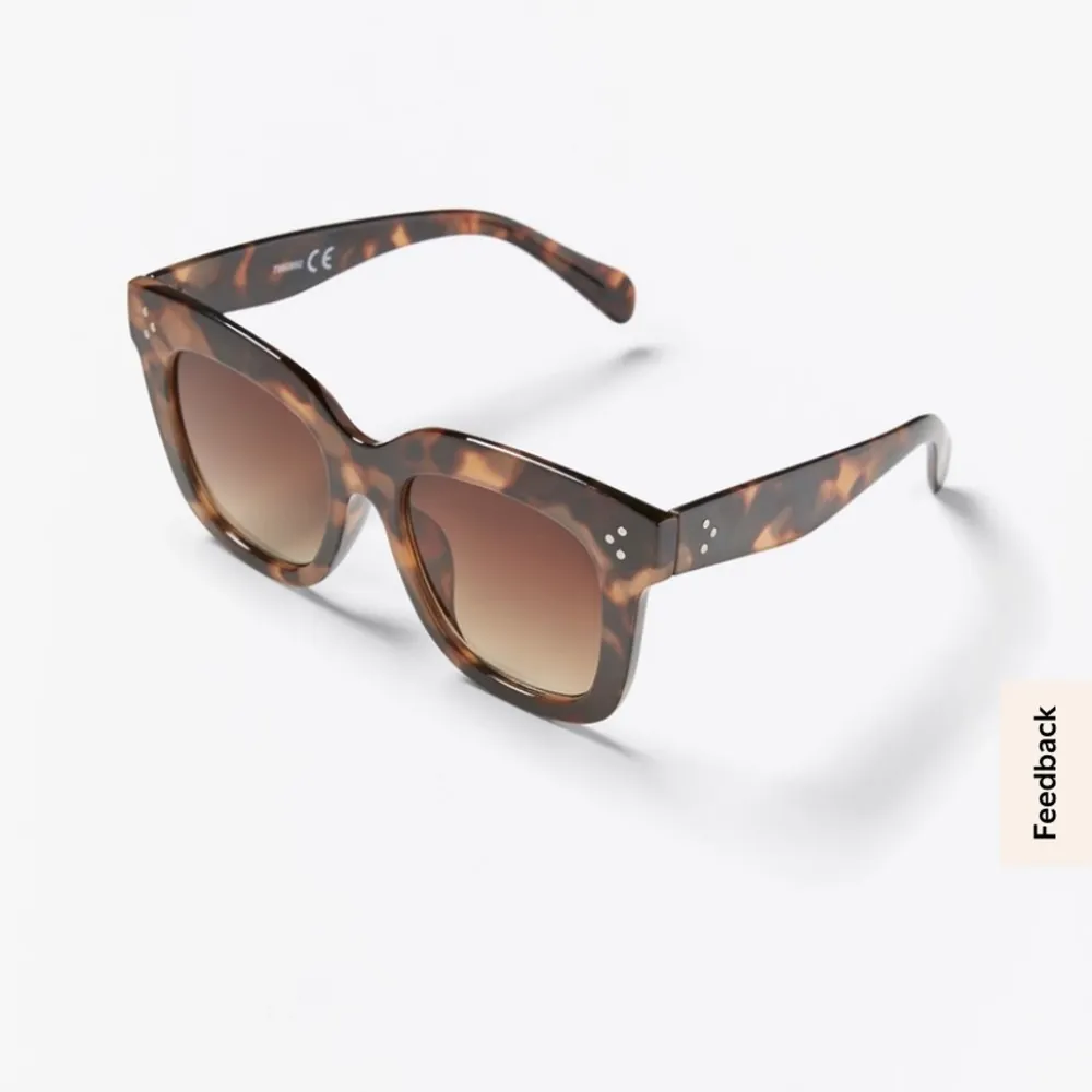 Söker dessa solglasögon ifrån Lindex! Svarta eller leopard! Hör av er om ni säljer kan betala hyfsat bra pris för dom!❤️❤️. Accessoarer.
