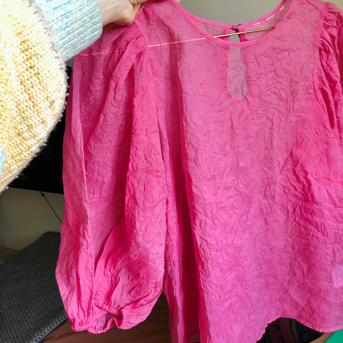 Rosa topp med puffiga ärmar strl M - 90