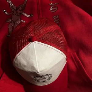 One of one keps  - One of one keps använd ca 2 veckor bra skick Inga fläckar osv säljes för 500 kr 