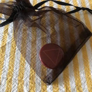 Pin från Witchcasket  - I fint skick och är aldrig använd. Jag tar helst Swish och skickar efter mottagning betalning. Är inte intresserad av byte. 