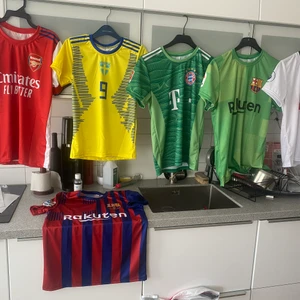 Fotbollströjor - Fått in nya fotbollreplica. Från storlek 116 till xl