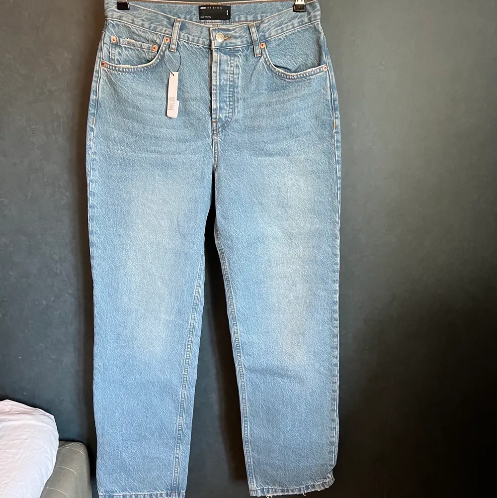 Oanvända jeans från asos.. Jeans & Byxor.