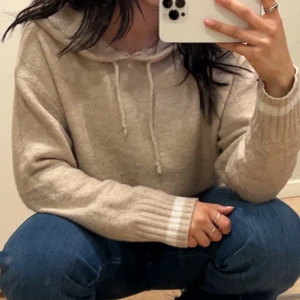 Mjuk hoodie - Beige Mjuk hoodie. Jättemysig och oversize