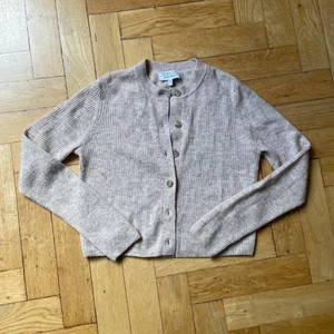 & Other Stories wool/alpaca blend  - Super soft cropped cardigan, size XS but fits size S perfectly 