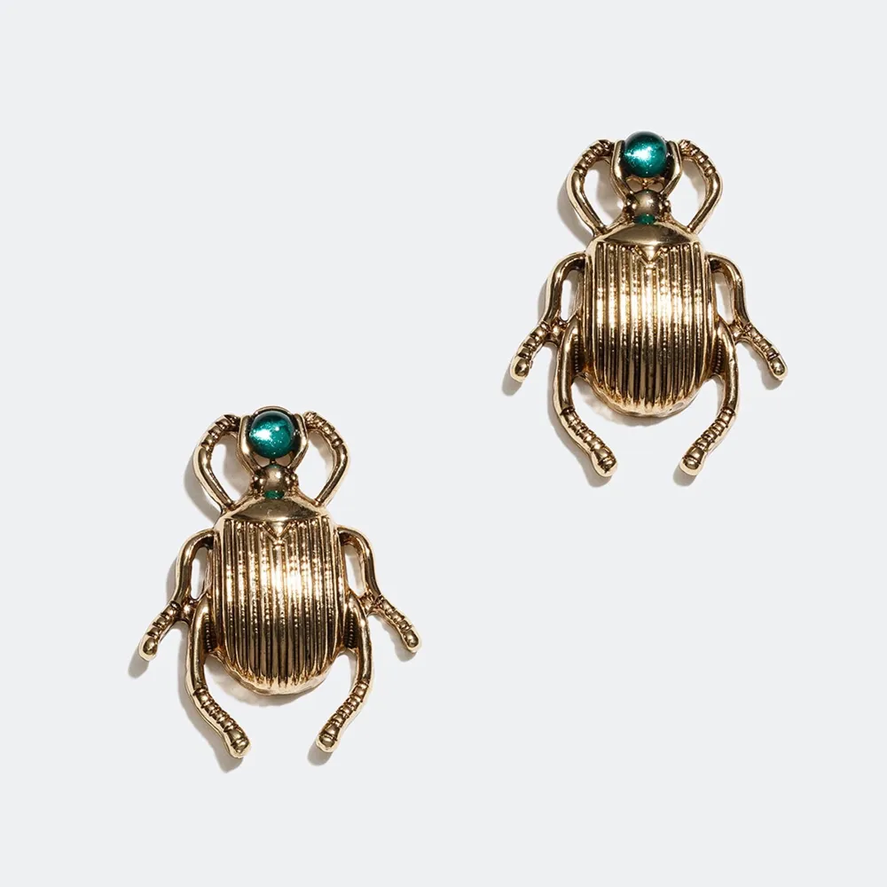 Söker dessa örhängen från glitter men skalbaggar! Skicka om du har eller har liknande! 😍. Accessoarer.
