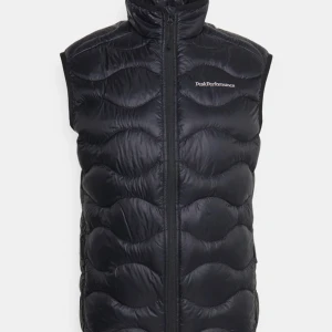 Väst Peak Performance (svart) - Säljer nu min väst från Peak Performance. Västen är i storlek S (tts) och är i nyskick. Nypris 1800kr. 