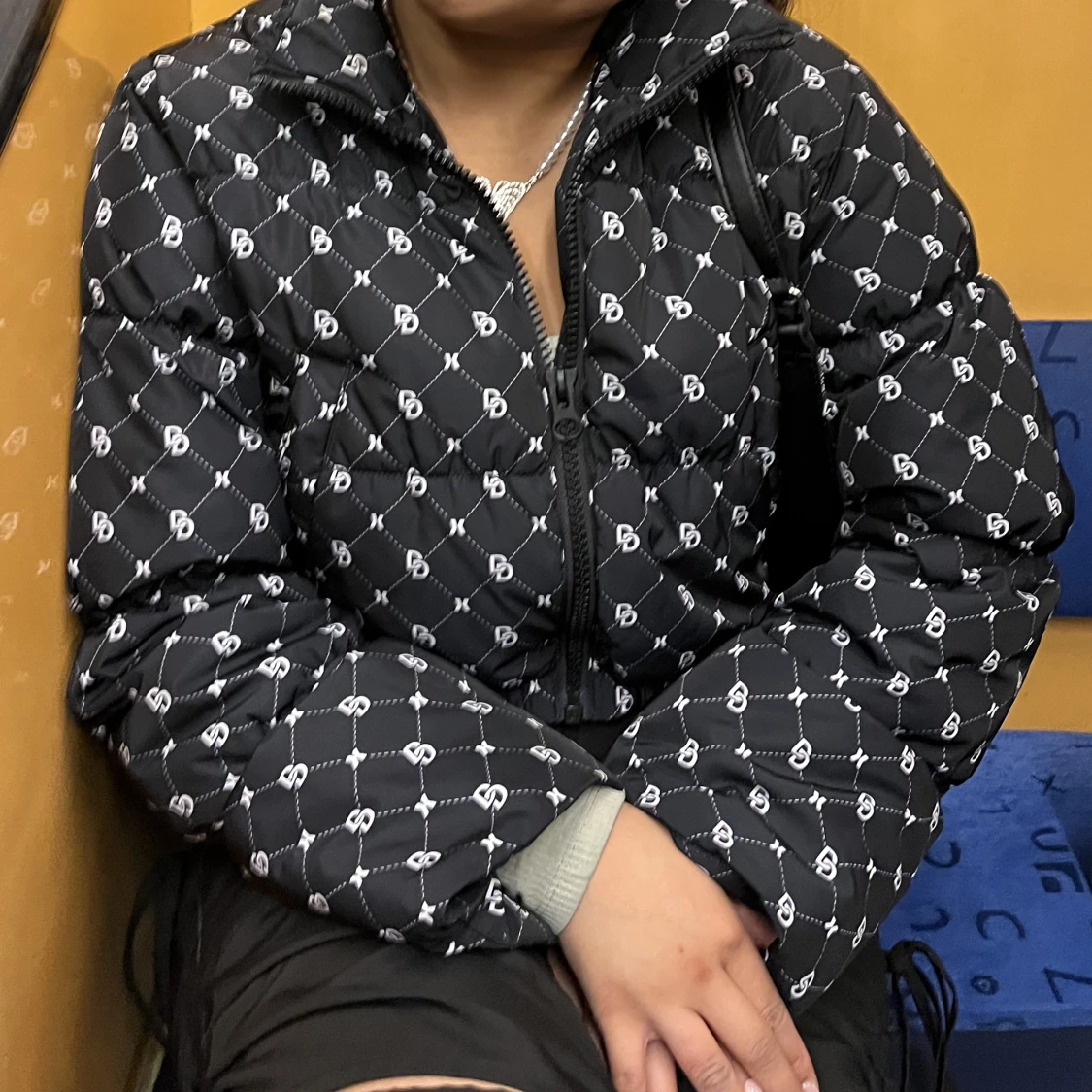 Croppad Puffer Jacket  - 90