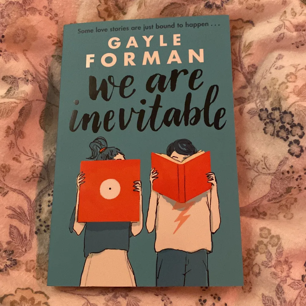 Säljer boken ”We are inevitable” av Gayle Forman. Köptes på akademibokhandeln för 149kr. Har läst den 1 gång, sedan stått i bokhyllan. Fint skick!!. Övrigt.