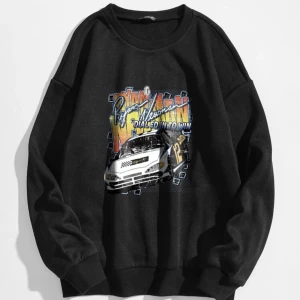 Svart tjock tröja - Svart tjock tröja🖤SNYGG och bad ass! Är i storlek L för att vara lite over sized men passar då många. Jag skälv när oftast S. Säljs för 100kr + frakt. 