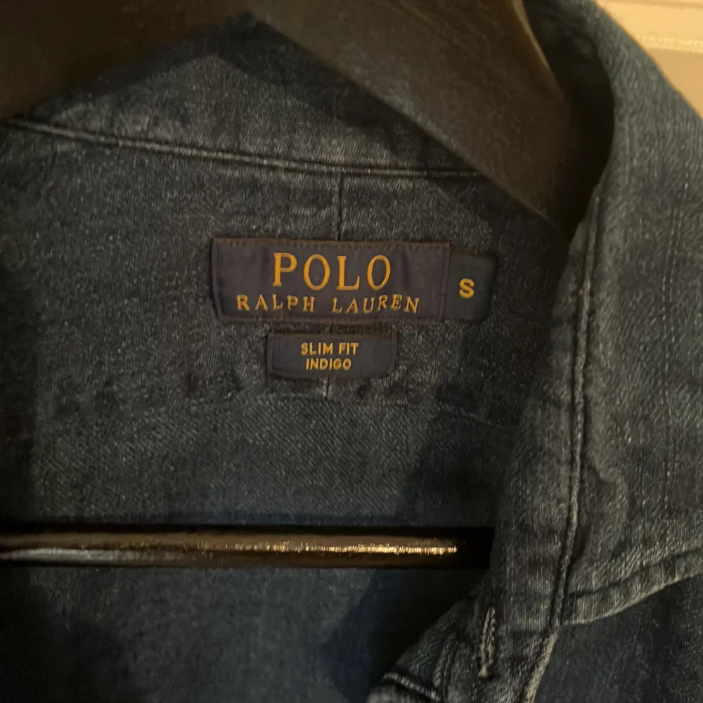 Jeans aktig Ralph Lauren POLO skjorta  Fint skick  Storlek S, Slim Fit INDIGO. Skjortor.