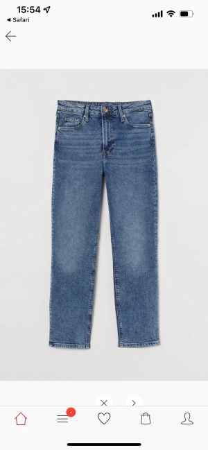 Raka jeans HM - Fina vintagejeans från HM. Storlek 42 men sitter mer som 40.