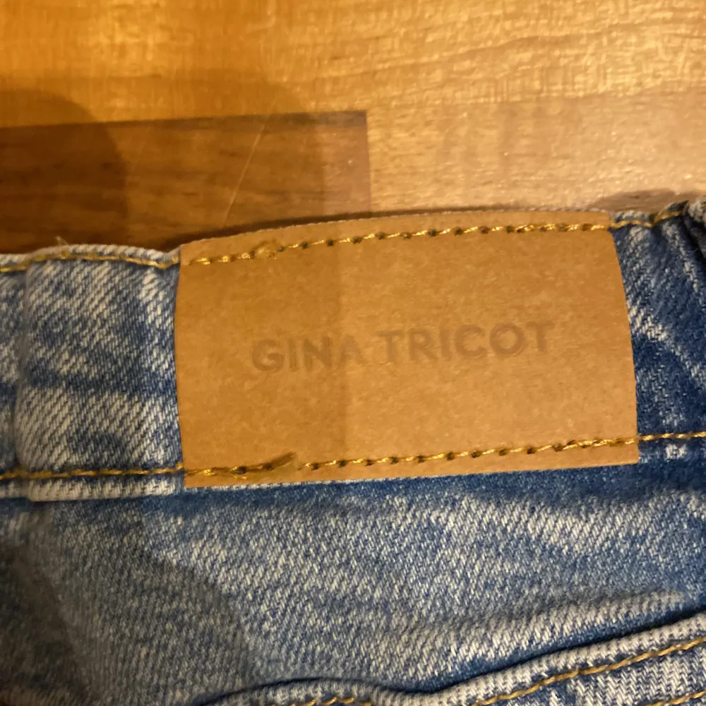 Ett par jättefina Jeans som  är i bra skick. Jeansen är från Gina tricot💗 . Jeans & Byxor.