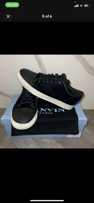 Lanvin skor - Lanvin skor i perfekt skick. Litet fel på insidan av ena skon. 