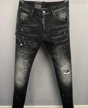 DSQUARED2 Jeans - DM @1sverigeklader på instagram och skriv att du kommer från mig på Plick