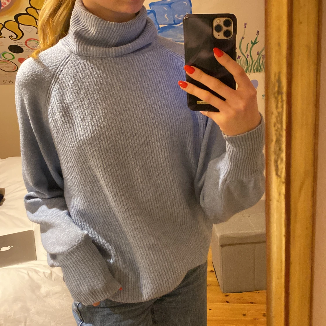 Ljusblå stickad tröja