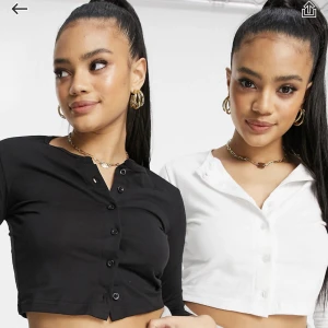 2-pack tröjor - Knappt använda. Svart och vit tröja från nakd. Nypris 349!