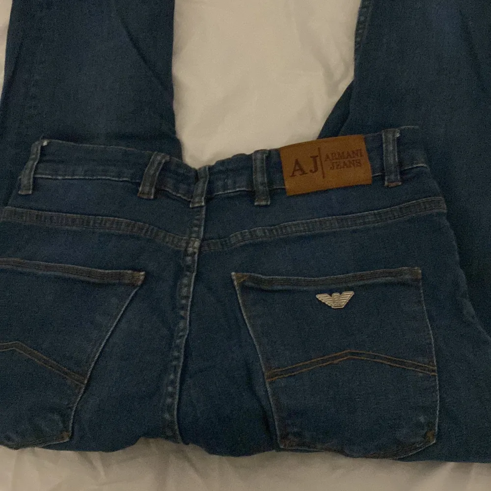 Äkta Armani jeans dm om ni är intresserade . Jeans & Byxor.