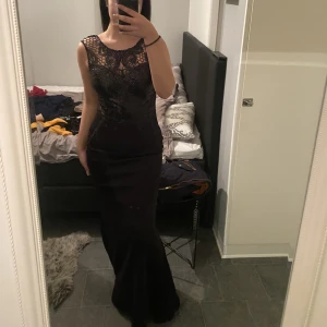 Bal/festklänning - Endast använts 2 gånger! Väldigt fin till balen eller till festen💕 storlek 38