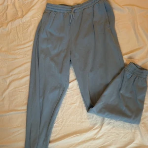 Byxor - Mjukisbyxor från h&m i storlek S. Fint skick inga problem 