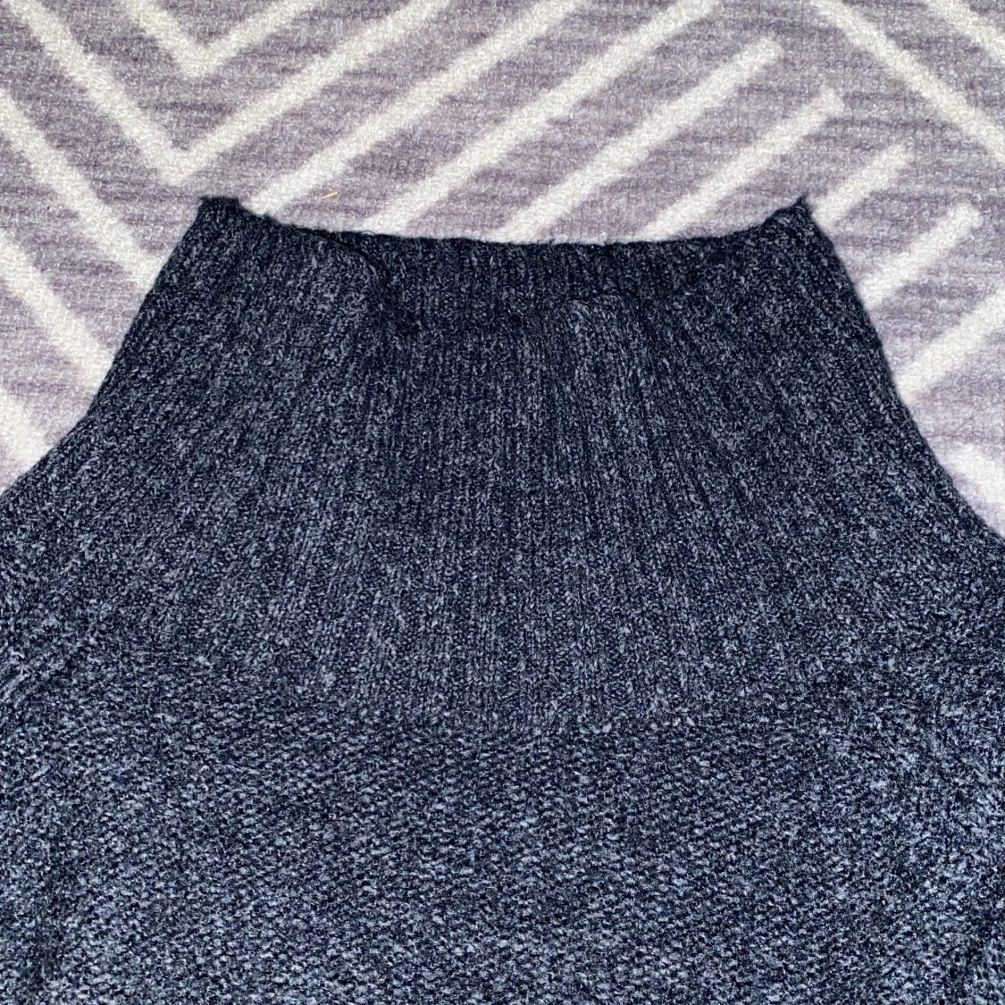 Stickad svart tröja - 91