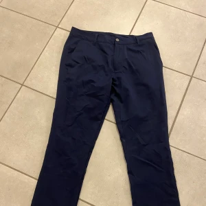 Puma golfbyxor - Är i bra skick och säljer då de är för små. 