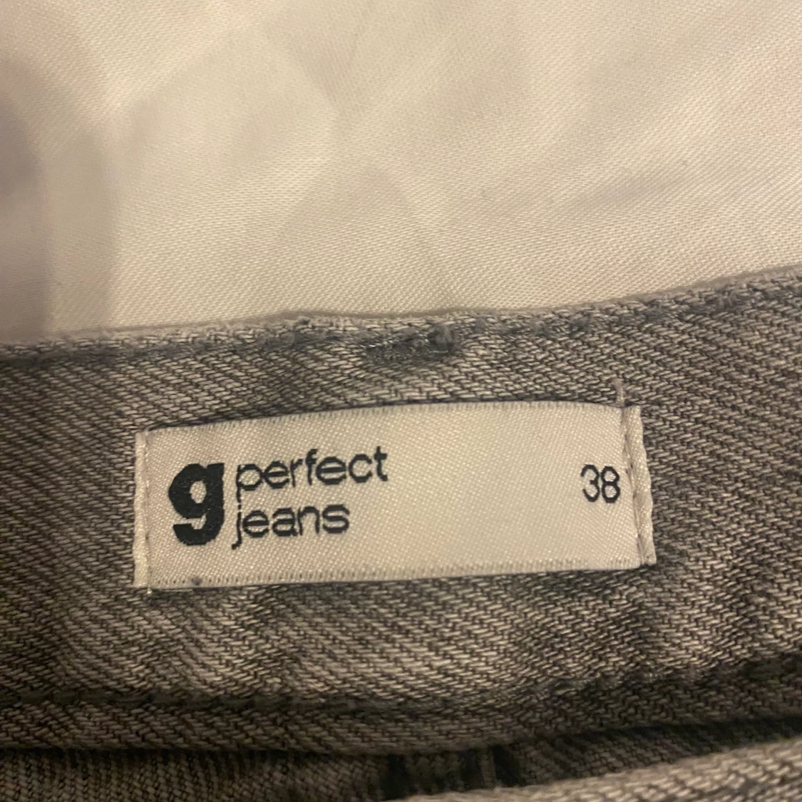 Säljer mina Gina Tricot jeans🤍 - 91