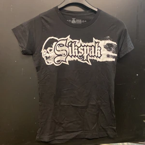 T-shirt svart - Svart T-shirt storlek small