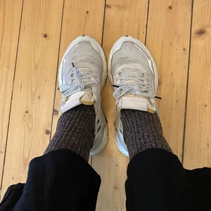 Adidas nite jogger size 38 - Have stains since i have worn this in winter time. Apart from stain it’s really condition! 