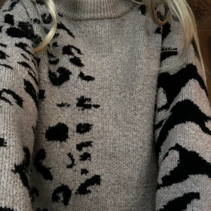 Leopard tröja - Supermysig leopard tröja från vila. Jätte gosig och perfekt nu inför hösten🫶🏼