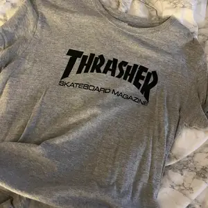 Ljusgrå Trasher t-shirt, storlek S💓