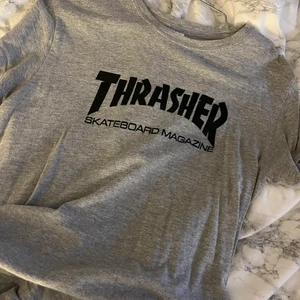 Trasher t-shirt - Ljusgrå Trasher t-shirt, storlek S💓