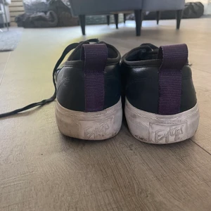 Eytys skor  - Ett par gamla eytys skor , kommer såklart tvätta av dem mer om någon ska köpa! 