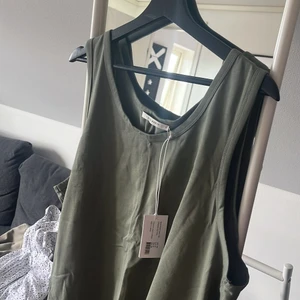 A DAY’S MARCH linne  - Helt nya, pisstaggad finns kvar. Köpt för 395, säljer för 199kr 