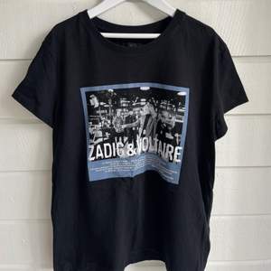 Säljer denna så coola Zadig T-shirten som knappt är använd! 💕