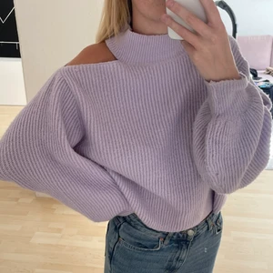 Stickad tröja  - Såå fin lika stickad tröja från Ginatricot, aldrig använd, strl M, pris 100kr 💘