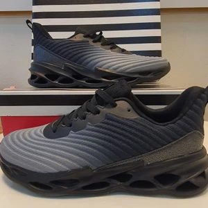 Skor - Moderiktiga sportskor med känsla av komfort och bra kvalitet , vi ligger inom bra priser