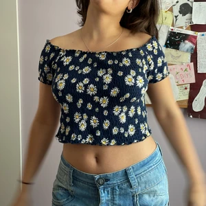 Off the shoulder crop top  - Size - M/L/XL, Condition - used but still good, Style - cropped off the shoulder too 