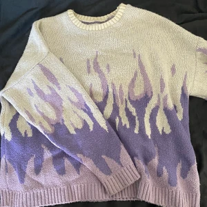 Stickad lila tröja - Använd men i bra skick!