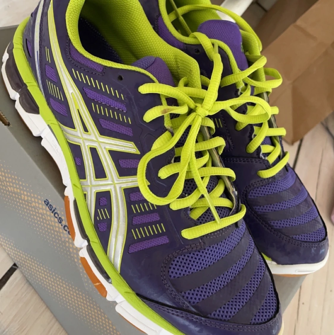 Asics strl 40,5 - 90