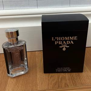 Helt ny Prada edt bara plasten som är borta 100% kvar Med box 50 ml