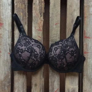  - Bombshell bh från hm, sparsamt använd!