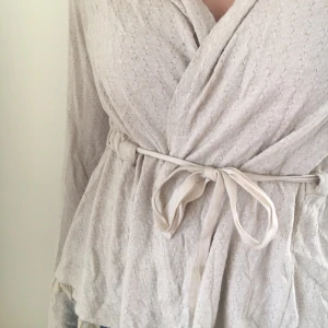  - Odd molly kofta som knappt använts, superskön och fin till vår och höst! Köpare står för frakt!