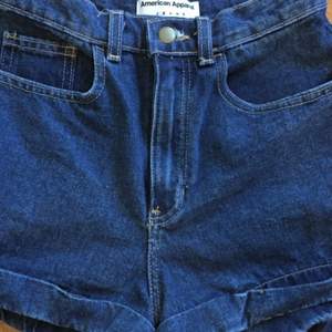 Jeansshorts från American Apparel som knappt använts. Nypris ca. 600 kronor. 