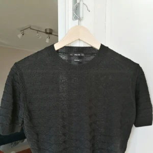  - a new crop top, never used