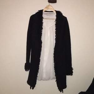 Very nice wool Cardigan 
Used Two times and it's in good condition 
