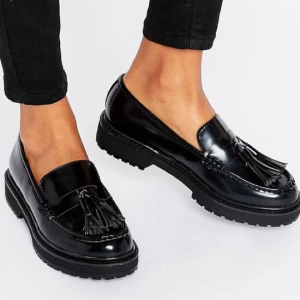  - Helt oanvända loafers från ASOS   50kr frakt