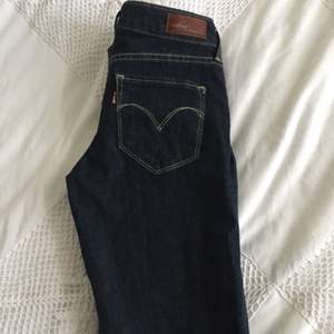 Levis jeans storlek 26😊 frakt ingår 