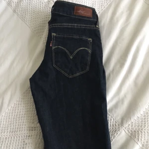  - Levis jeans storlek 26😊 frakt ingår 